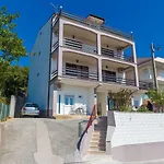 Διαμέρισμα Romantisches Studio-apartment Nur 650 Meter Zum Mit Meerblick, Fitnessraum Crikvenica