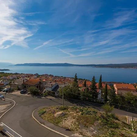 Apartamento Romantisches Studio-apartment Nur 650 Meter Zum Mit Meerblick, Fitnessraum Crikvenica