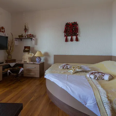Romantisches Studio-apartment Nur 650 Meter Zum Mit Meerblick, Fitnessraum * Crikvenica