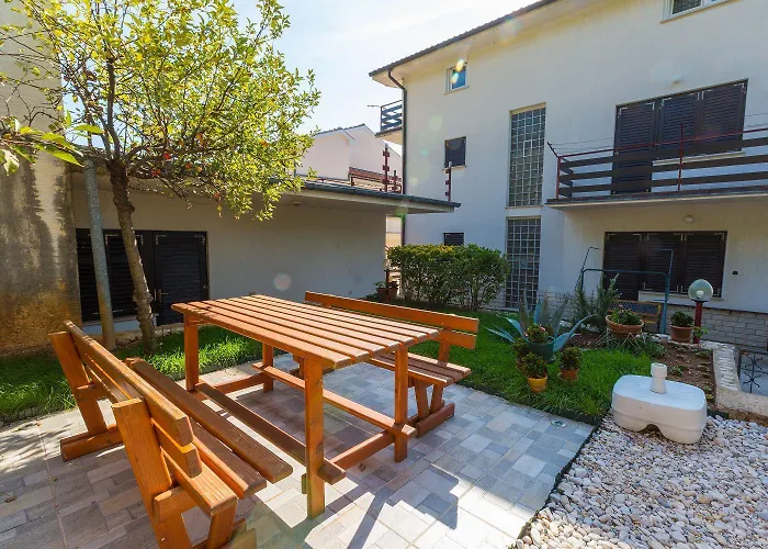 Lägenhet Romantisches Studio-apartment Nur 650 Meter Zum Mit Meerblick, Fitnessraum Crikvenica